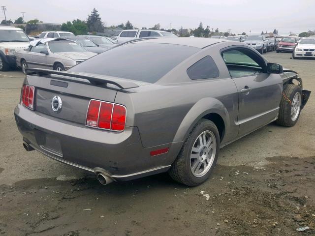 1ZVHT82H655251656 - 2005 FORD MUSTANG GT GOLD photo 4