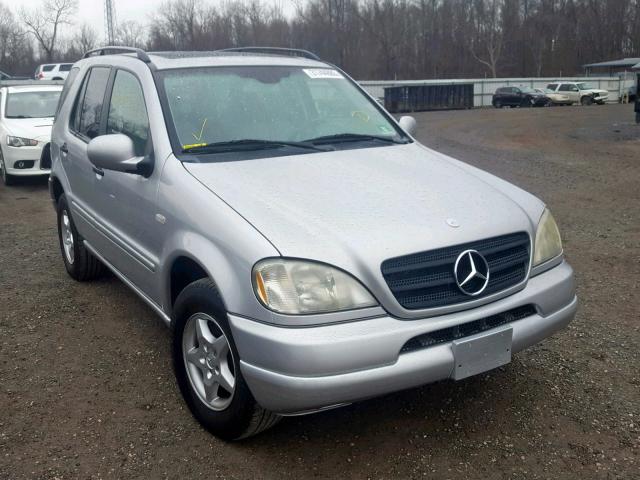 4JGAB54E11A271206 - 2001 MERCEDES-BENZ ML 320 SILVER photo 1