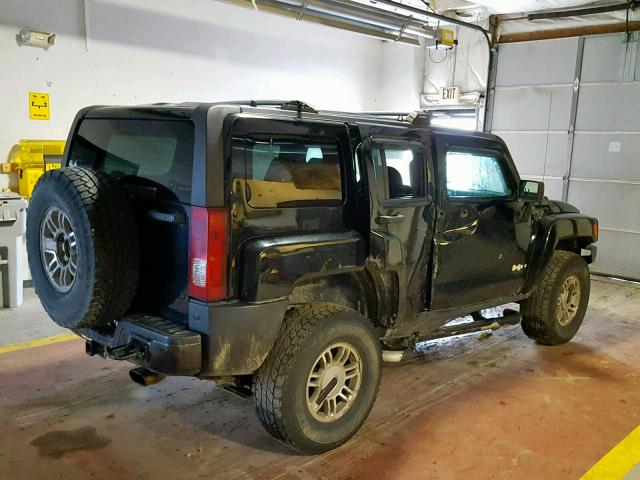 5GTDN136868163460 - 2006 HUMMER H3 BLACK photo 4