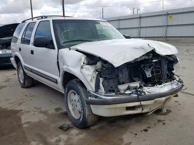 1GNDT13W41K246903 - 2001 CHEVROLET BLAZER WHITE photo 1