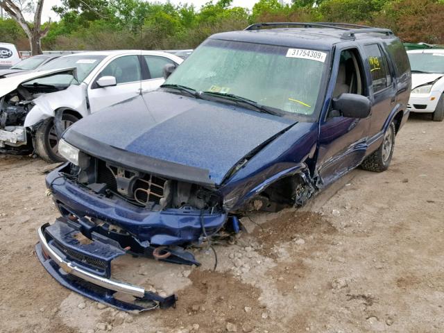 1GNDT13X13K162985 - 2003 CHEVROLET BLAZER BLUE photo 2