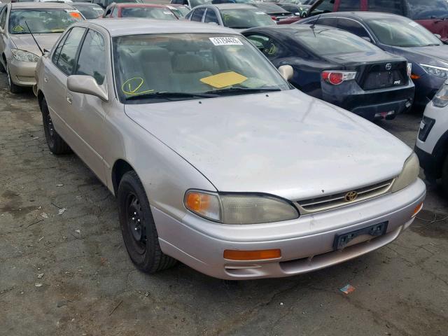 4T1BG12K1TU742294 - 1996 TOYOTA CAMRY DX GOLD photo 1