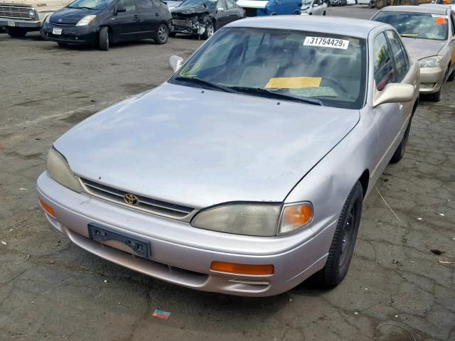 4T1BG12K1TU742294 - 1996 TOYOTA CAMRY DX GOLD photo 2