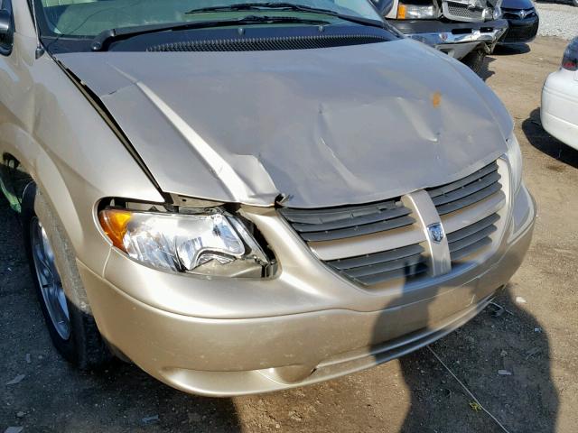 1D4GP45R25B281676 - 2005 DODGE CARAVAN SX GOLD photo 9