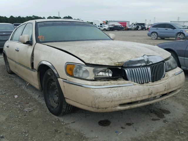 1LNFM83W2WY678560 - 1998 LINCOLN TOWN CAR C WHITE photo 1