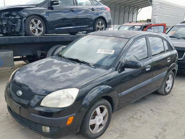 KNADE163266082830 - 2006 KIA RIO 5 BLACK photo 2