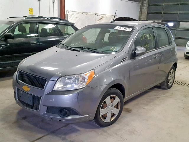 KL1TD6DE4AB116597 - 2010 CHEVROLET AVEO LS GRAY photo 2