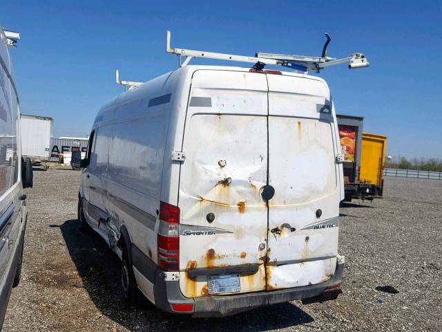 WD3PE8CC0B5508702 - 2011 MERCEDES-BENZ SPRINTER 2 WHITE photo 3