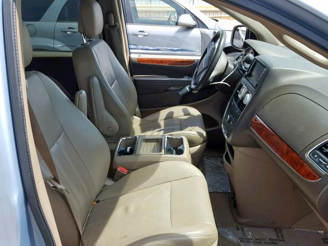 2C4RC1BG9CR361879 - 2012 CHRYSLER TOWN & COU 蓝色 照片 5