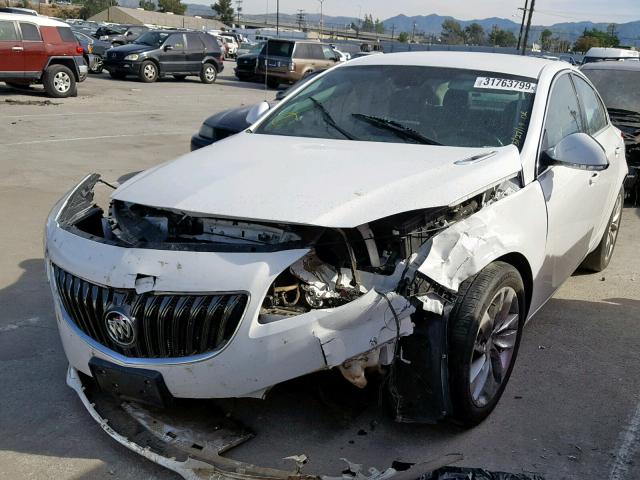 2G4GR5EX3G9162272 - 2016 BUICK REGAL PREM WHITE photo 2