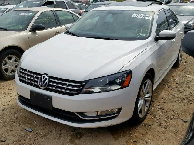 1VWBN7A30DC026207 - 2013 VOLKSWAGEN PASSAT SE WHITE photo 2