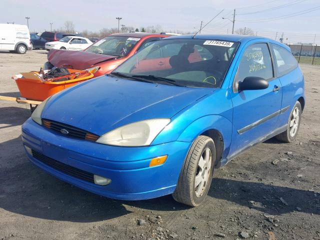 3FAFP31312R155889 - 2002 FORD FOCUS ZX3 BLUE photo 2