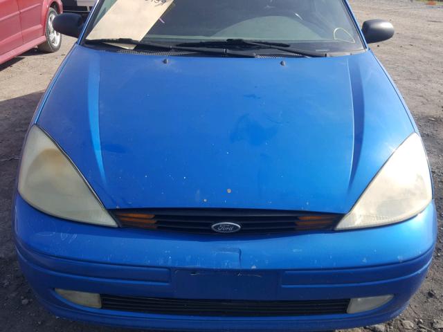 3FAFP31312R155889 - 2002 FORD FOCUS ZX3 BLUE photo 7