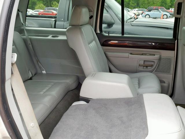 5LMEU68H14ZJ40379 - 2004 LINCOLN AVIATOR 银色 照片 6