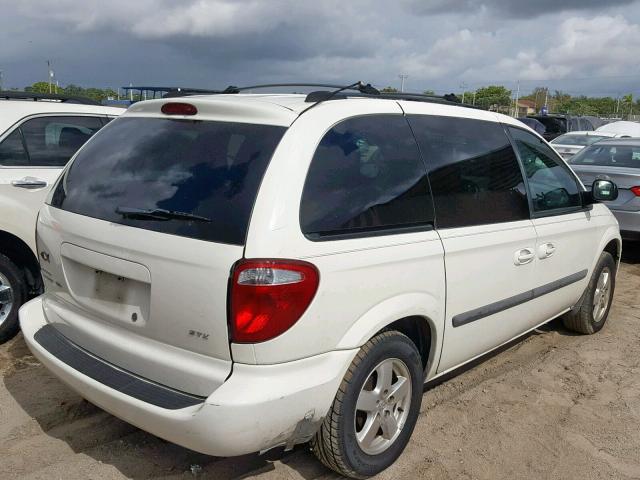 1D4GP45R15B101071 - 2005 DODGE CARAVAN SX WHITE photo 4