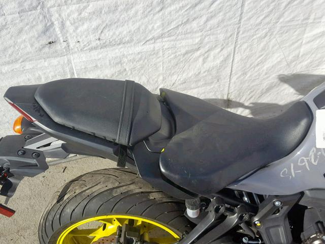 JYARM06Y6GA002943 - 2016 YAMAHA FZ07 C GRAY photo 6