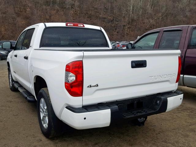 5TFDY5F14HX620814 - 2017 TOYOTA TUNDRA CRE WHITE photo 3