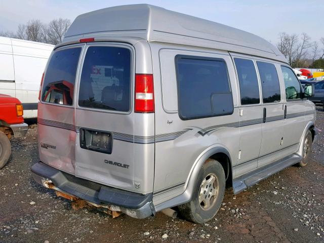 1GBFG15T161148924 - 2006 CHEVROLET EXPRESS G1 GRAY photo 4