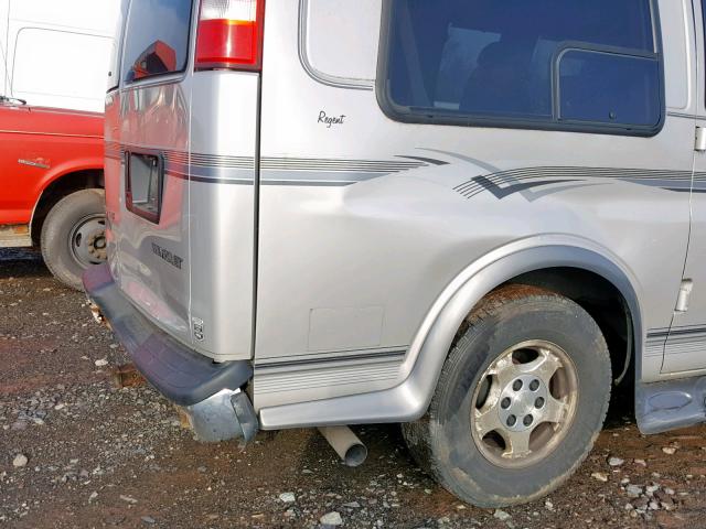 1GBFG15T161148924 - 2006 CHEVROLET EXPRESS G1 GRAY photo 9