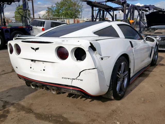 1G1YY26W085105843 - 2008 CHEVROLET CORVETTE WHITE photo 4