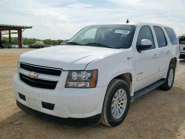 1GNSCDFJ8BR259056 - 2011 CHEVROLET TAHOE HYBR WHITE photo 2