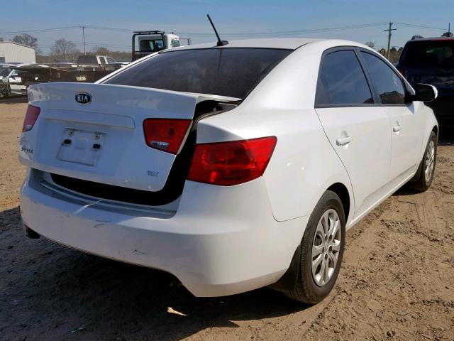 KNAFU4A24D5715178 - 2013 KIA FORTE EX WHITE photo 4