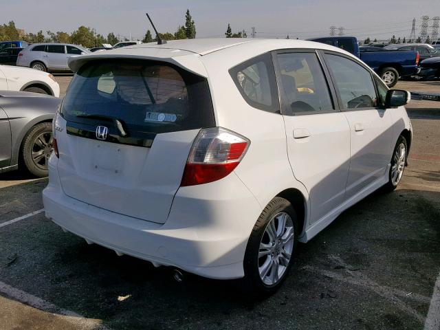 JHMGE8H58BC006157 - 2011 HONDA FIT SPORT WHITE photo 4