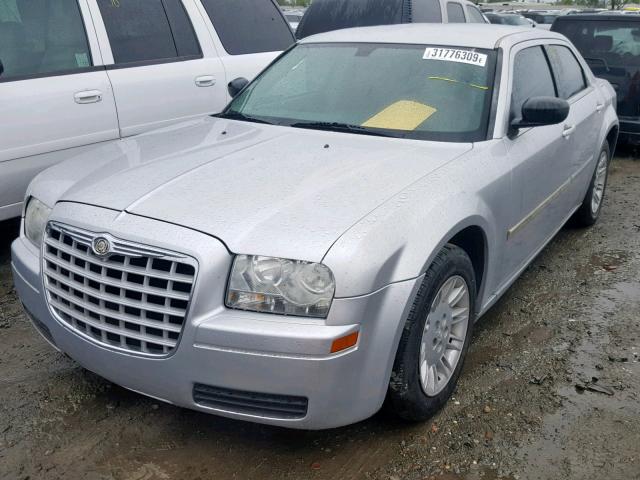 2C3KA43R17H618882 - 2007 CHRYSLER 300 SILVER photo 2