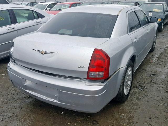 2C3KA43R17H618882 - 2007 CHRYSLER 300 SILVER photo 4