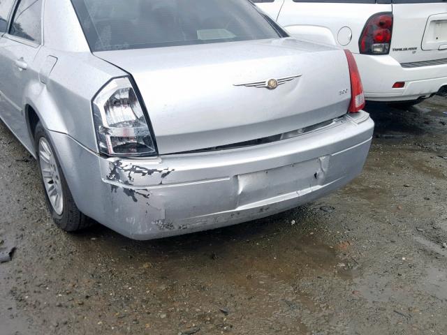 2C3KA43R17H618882 - 2007 CHRYSLER 300 SILVER photo 9