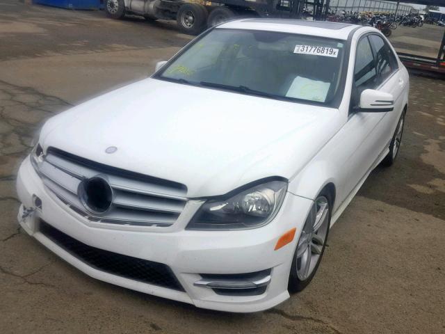 WDDGF4HB3DR265044 - 2013 MERCEDES-BENZ C 250 WHITE photo 2