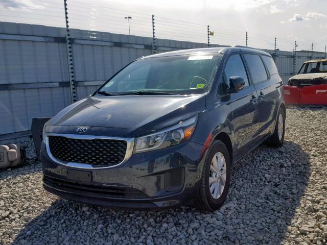 KNDMB5C13G6179252 - 2016 KIA SEDONA LX BLUE photo 2