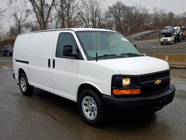 1GCSGAFX5E1157829 - 2014 CHEVROLET EXPRESS G1 WHITE photo 1