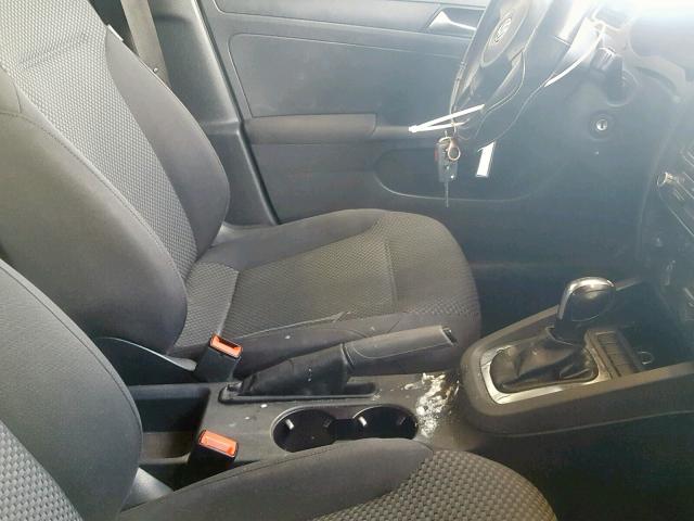 3VW2K7AJ0CM458655 - 2012 VOLKSWAGEN JETTA BASE SILVER photo 5