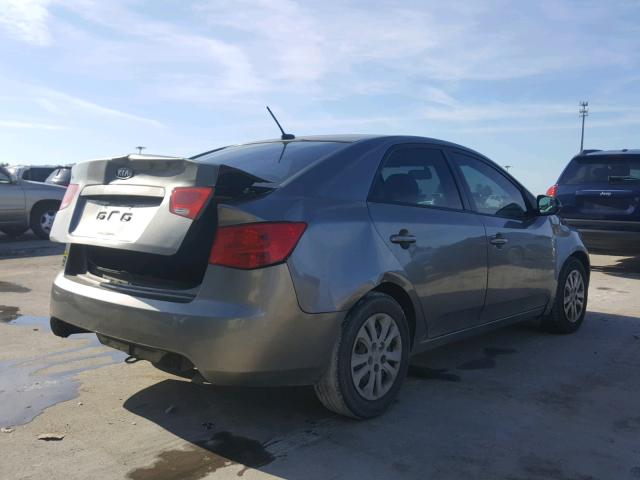 KNAFU4A25B5356808 - 2011 KIA FORTE EX GRAY photo 4