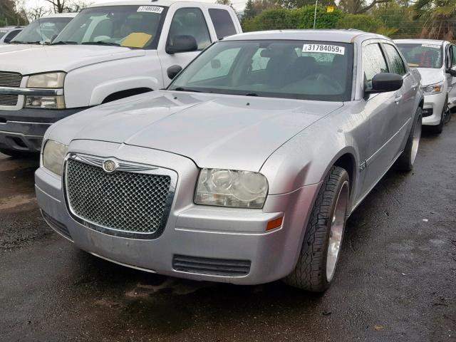 2C3KA43R06H262536 - 2006 CHRYSLER 300 SILVER photo 2