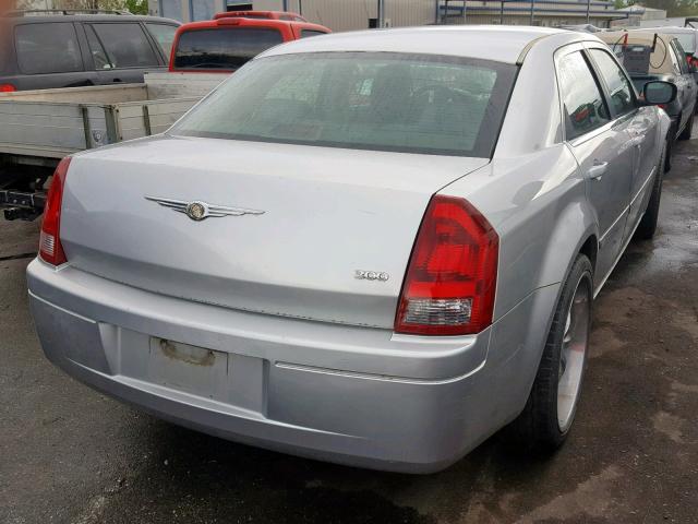 2C3KA43R06H262536 - 2006 CHRYSLER 300 SILVER photo 4