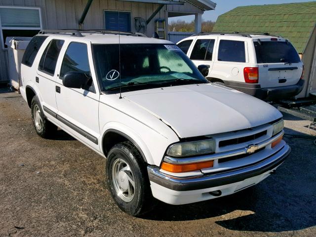 1GNDT13W71K195574 - 2001 CHEVROLET BLAZER WHITE photo 1