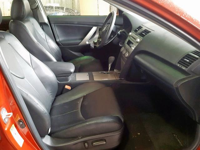 4T1BF3EK6BU675846 - 2011 TOYOTA CAMRY BASE RED photo 5