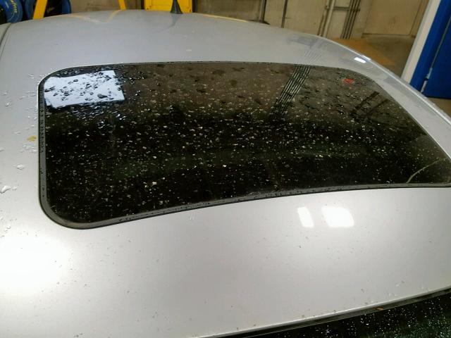 3VWDD21C8YM499548 - 2000 VOLKSWAGEN NEW BEETLE ვერცხლისფერი ფოტო 9