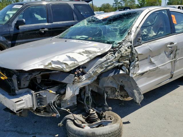 3FAHP07107R221742 - 2007 FORD FUSION SE SILVER photo 9