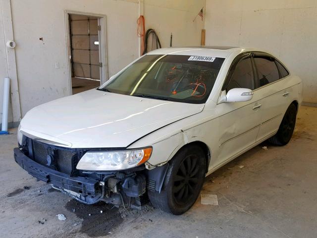 KMHFC46F38A333234 - 2008 HYUNDAI AZERA SE WHITE photo 2