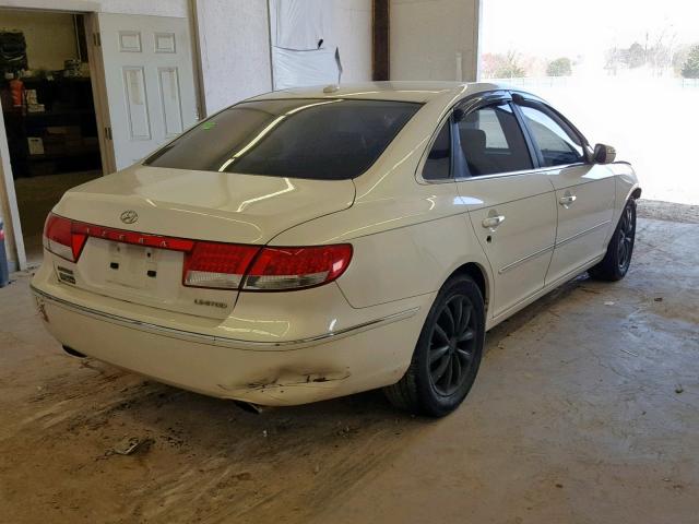 KMHFC46F38A333234 - 2008 HYUNDAI AZERA SE WHITE photo 4