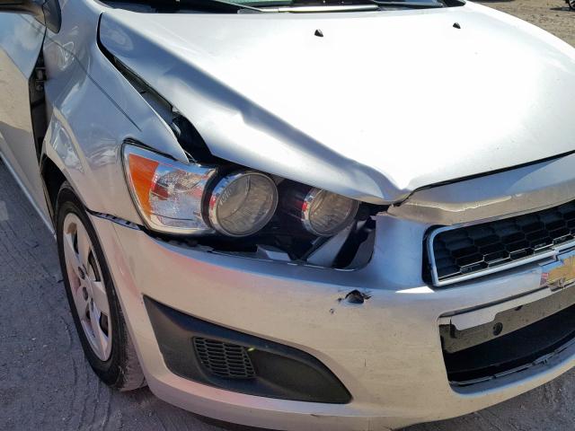 1G1JA5SH5E4228750 - 2014 CHEVROLET SONIC LS SILVER photo 9