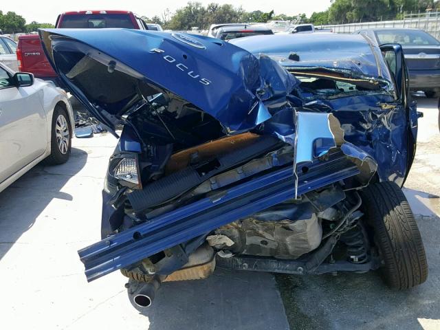 1FAHP33N09W147989 - 2009 FORD FOCUS SES BLUE photo 10