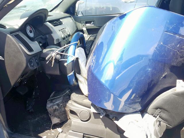 1FAHP33N09W147989 - 2009 FORD FOCUS SES BLUE photo 5