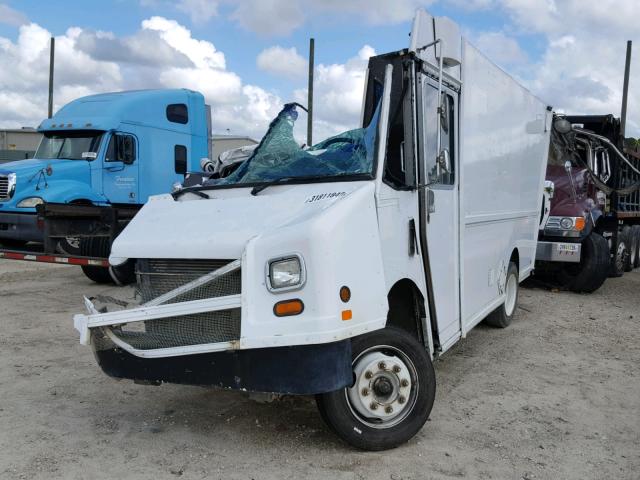 4UZA4FF42WC912265 - 1998 FREIGHTLINER CHASSIS M WHITE photo 2
