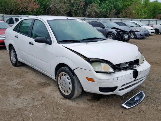 1FAFP34NX6W187806 - 2006 FORD FOCUS ZX4 WHITE photo 1