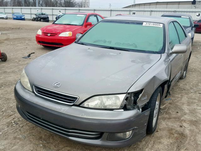 JT8BF28G1Y0277612 - 2000 LEXUS ES 300 SILVER photo 2