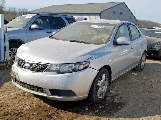 KNAFU4A25D5688461 - 2013 KIA FORTE EX SILVER photo 2